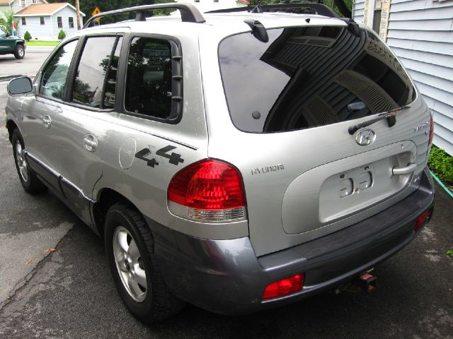 2006 Hyundai Santa Fe 4dr Sdn 2.4L FWD