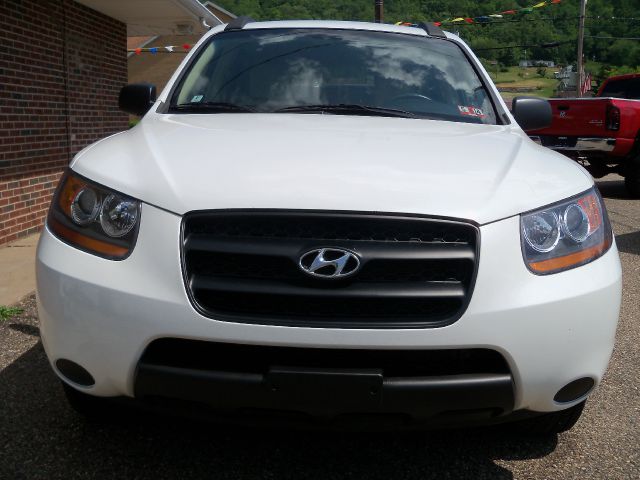 2009 Hyundai Santa Fe Reg. Cab 8-ft. Bed 2WD