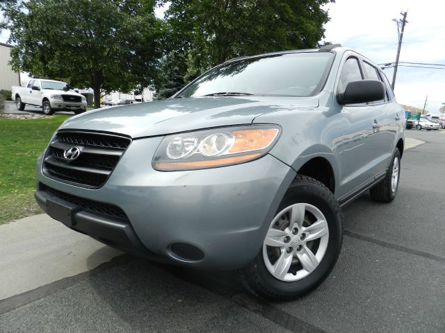 2009 Hyundai Santa Fe Reg. Cab 8-ft. Bed 2WD