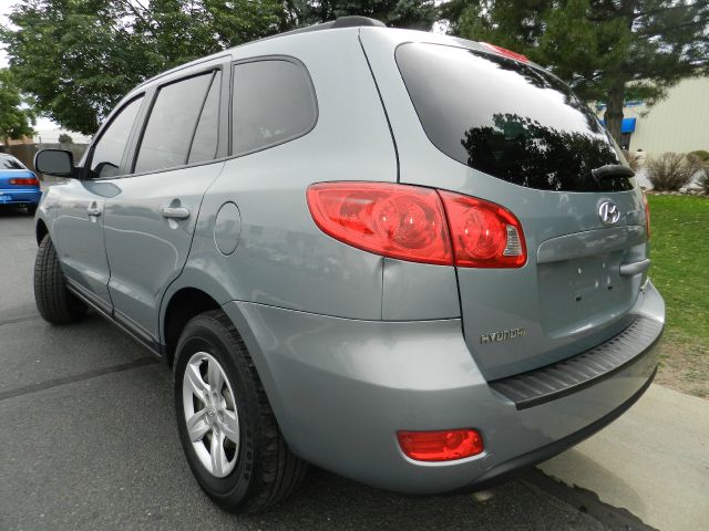 2009 Hyundai Santa Fe Reg. Cab 8-ft. Bed 2WD