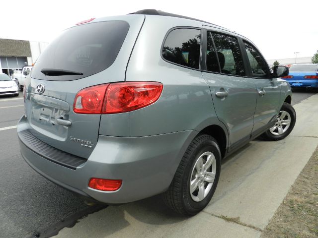 2009 Hyundai Santa Fe Reg. Cab 8-ft. Bed 2WD