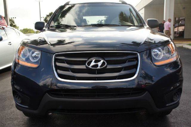 2010 Hyundai Santa Fe Xls-sharp