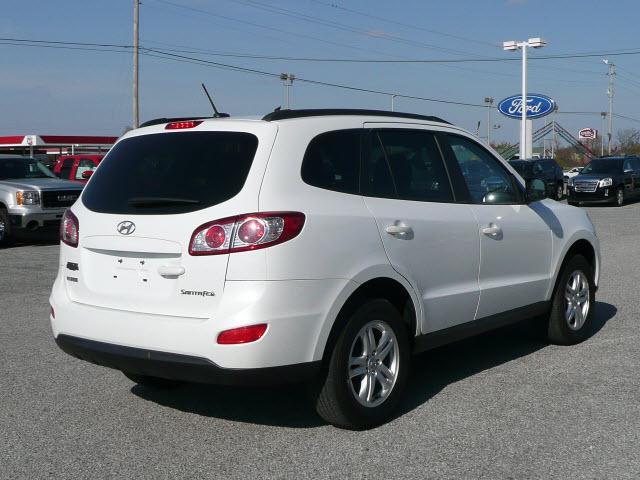 2010 Hyundai Santa Fe FWD 4dr Sport