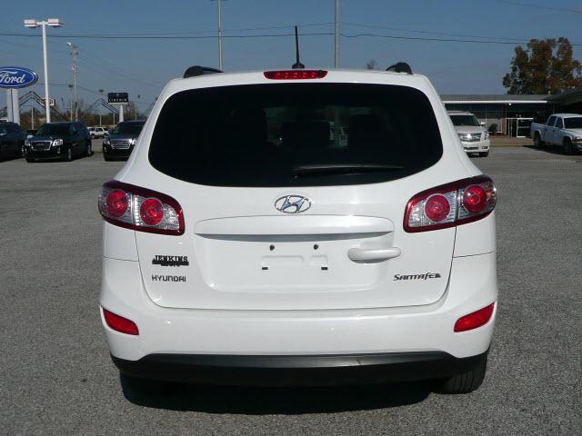 2010 Hyundai Santa Fe FWD 4dr Sport