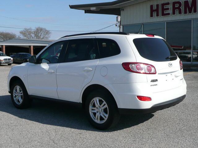 2010 Hyundai Santa Fe FWD 4dr Sport