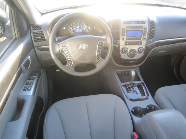 2010 Hyundai Santa Fe FWD 4dr Sport