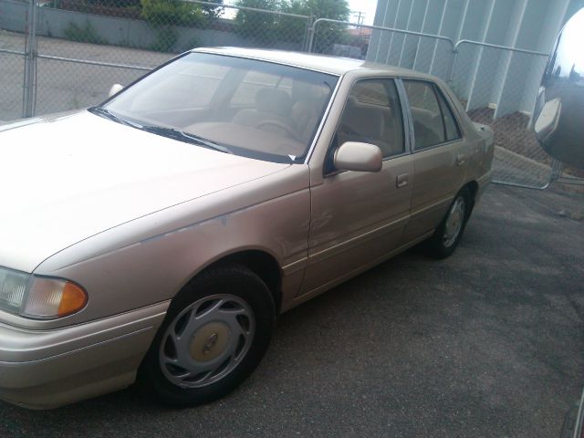 1993 Hyundai Sonata FWD 4dr Sport