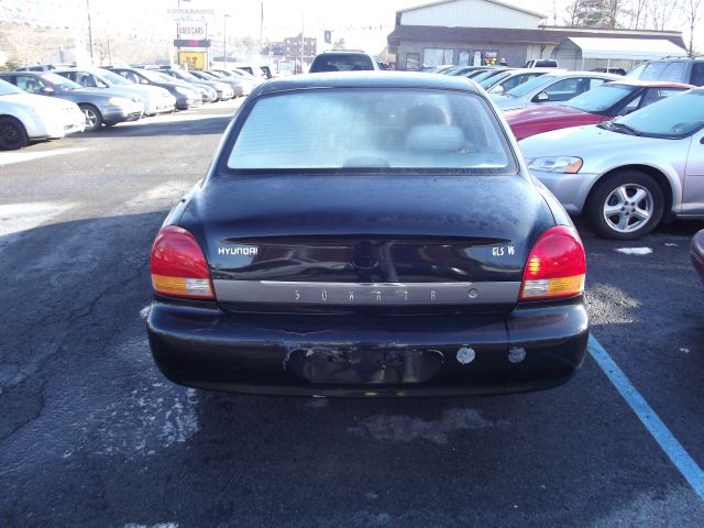 1999 Hyundai Sonata FWD 4dr Sport