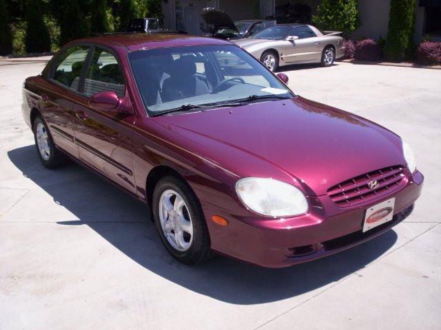 1999 Hyundai Sonata FWD 4dr Sport