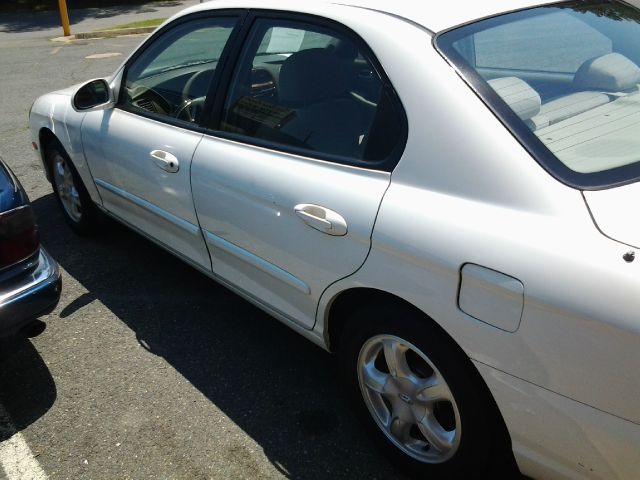 1999 Hyundai Sonata FWD 4dr Sport