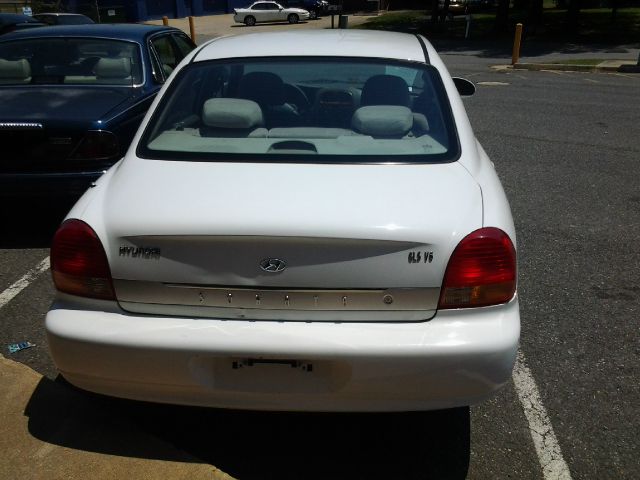 1999 Hyundai Sonata FWD 4dr Sport