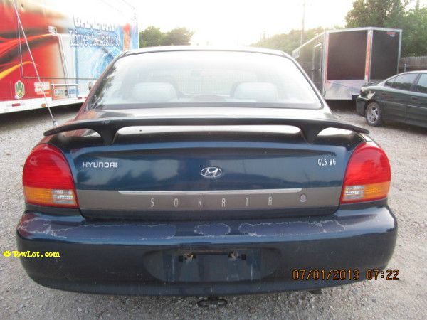 2000 Hyundai Sonata FWD 4dr Sport