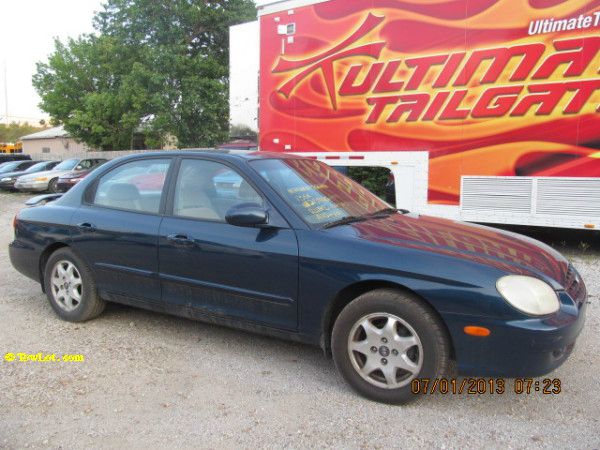 2000 Hyundai Sonata FWD 4dr Sport