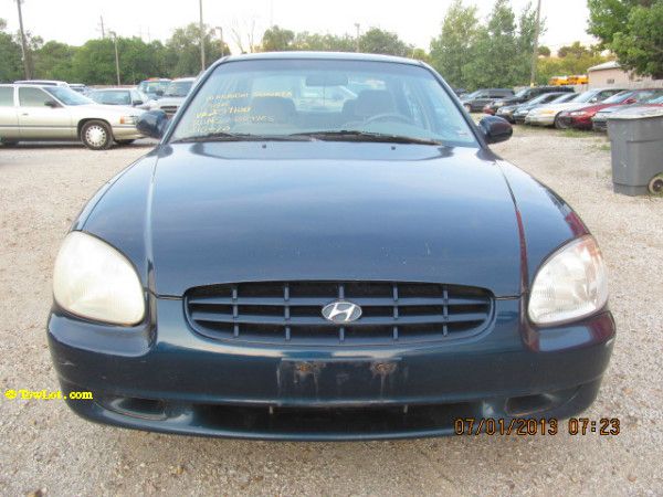 2000 Hyundai Sonata FWD 4dr Sport