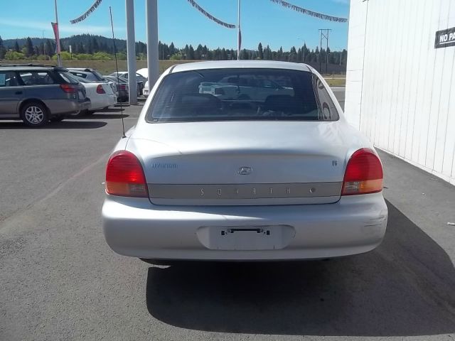 2000 Hyundai Sonata Base