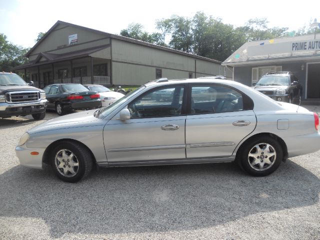 2000 Hyundai Sonata LS VERY Sharp