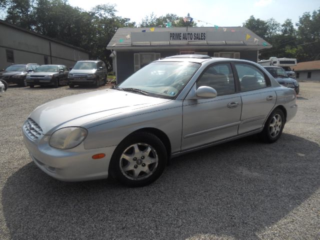 2000 Hyundai Sonata LS VERY Sharp