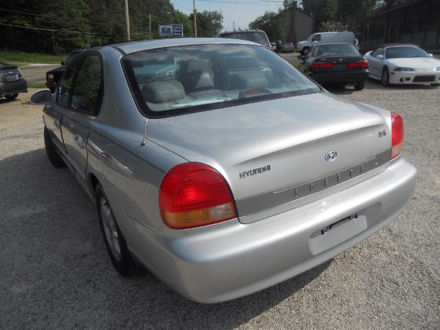 2000 Hyundai Sonata LS VERY Sharp