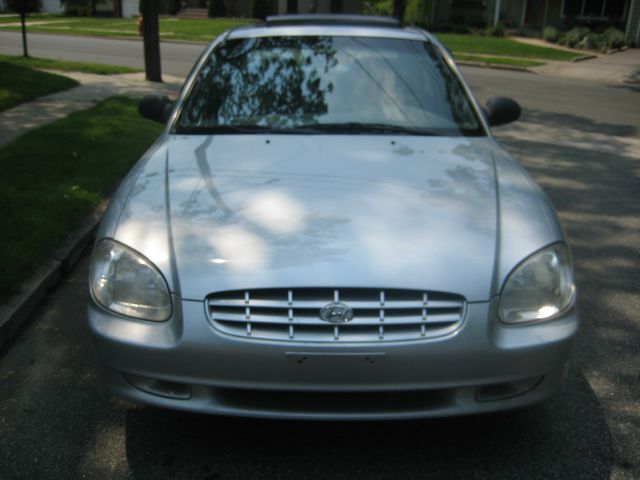 2000 Hyundai Sonata FWD 4dr Sport