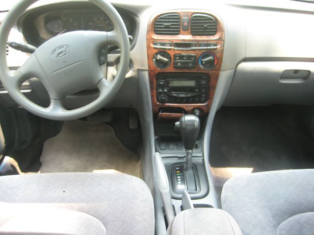 2000 Hyundai Sonata FWD 4dr Sport