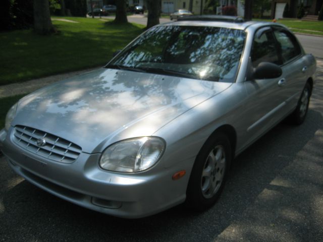 2000 Hyundai Sonata FWD 4dr Sport