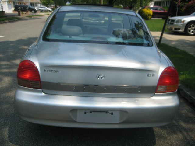 2000 Hyundai Sonata FWD 4dr Sport