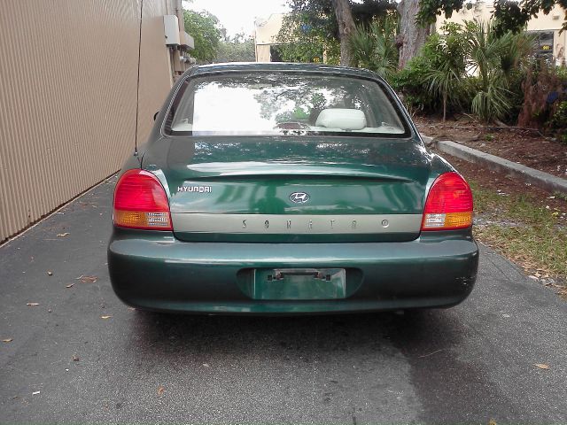 2000 Hyundai Sonata Base