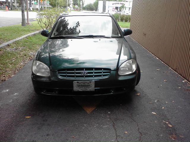 2000 Hyundai Sonata Base