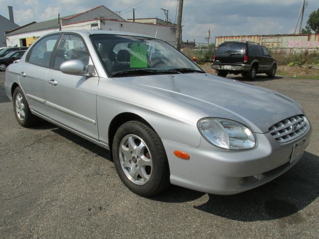 2000 Hyundai Sonata FWD 4dr Sport