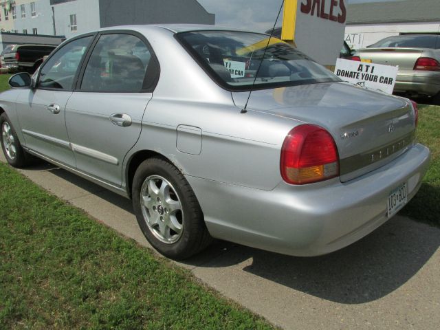 2000 Hyundai Sonata FWD 4dr Sport