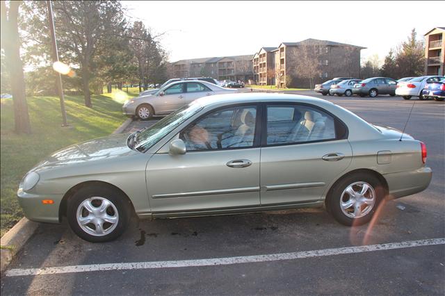 2000 Hyundai Sonata FWD 4dr Sport