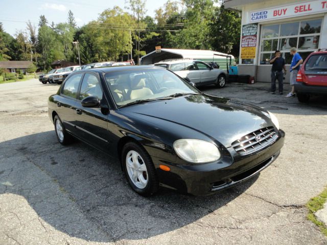 2001 Hyundai Sonata Base