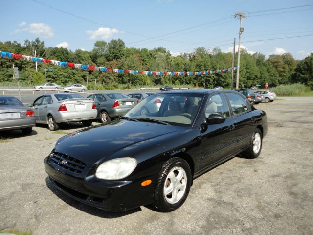 2001 Hyundai Sonata Base