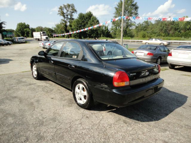 2001 Hyundai Sonata Base