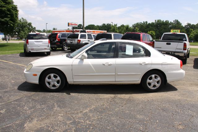 2001 Hyundai Sonata Base