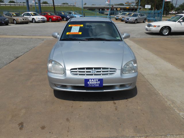 2001 Hyundai Sonata Base