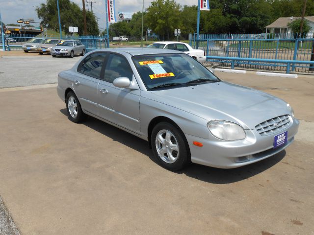 2001 Hyundai Sonata Base