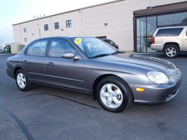 2001 Hyundai Sonata Base