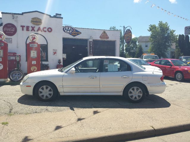 2002 Hyundai Sonata Base