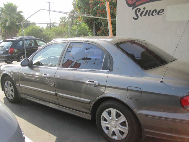 2002 Hyundai Sonata Base