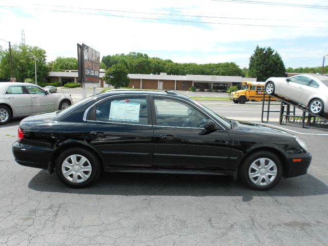 2002 Hyundai Sonata Base