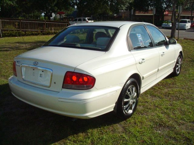 2002 Hyundai Sonata Base