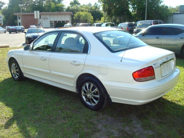 2002 Hyundai Sonata Base