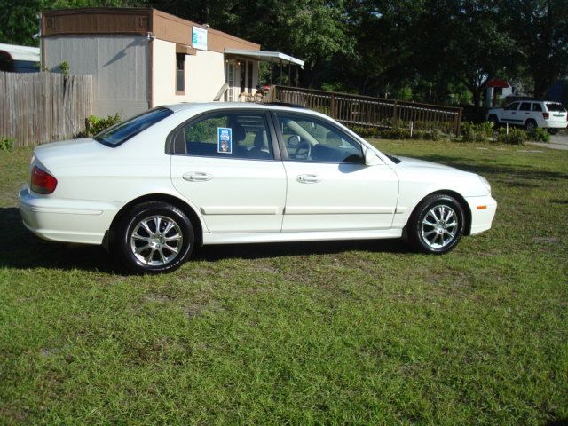 2002 Hyundai Sonata Base