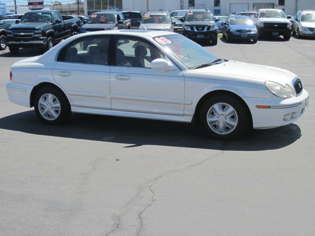 2003 Hyundai Sonata Base