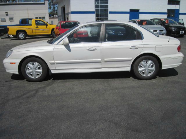 2003 Hyundai Sonata Base