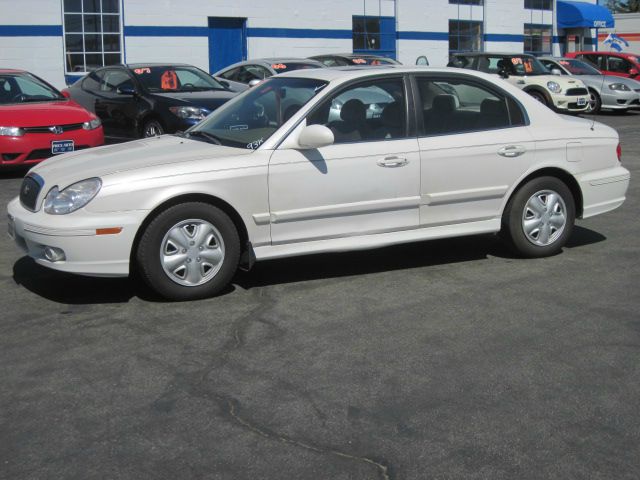 2003 Hyundai Sonata Base