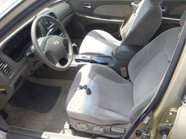 2003 Hyundai Sonata Base