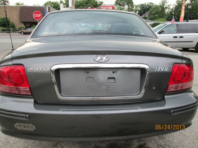 2003 Hyundai Sonata Base