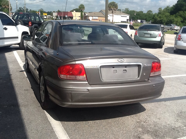 2003 Hyundai Sonata Base